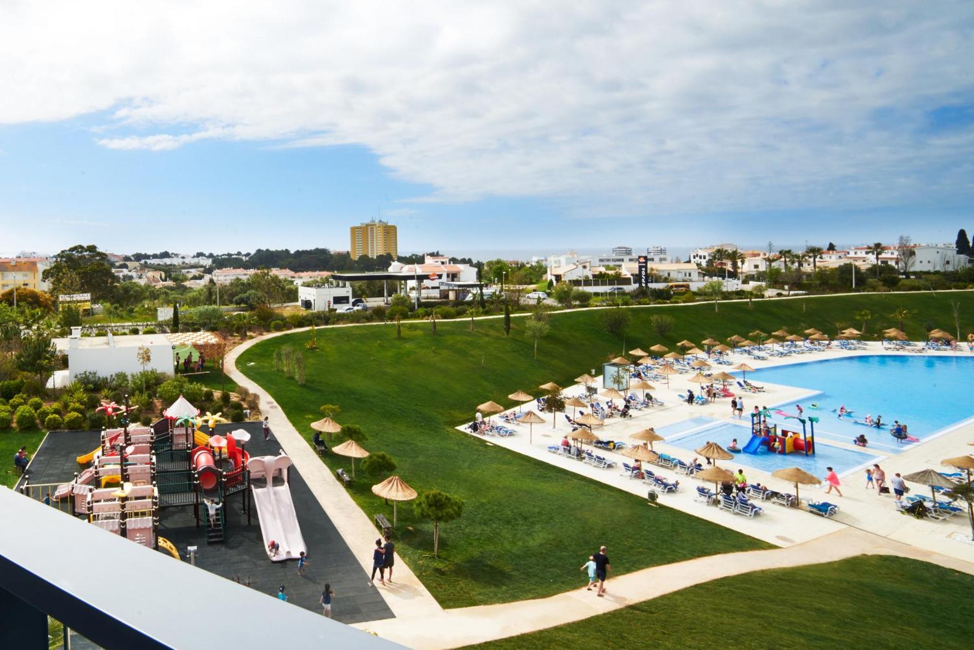 SUITE PRESTIGE VISTA LATERAL JARDIM OU PISCINA 4AD